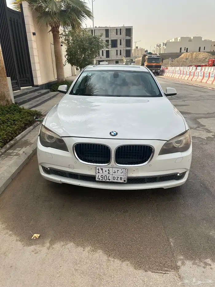 BMW 730 li 2010 نظيف 9