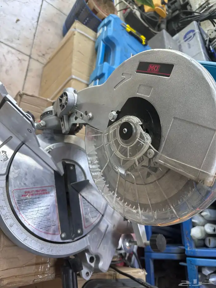 منشار زاويه 9 بوصه مستخدم نظيف 0