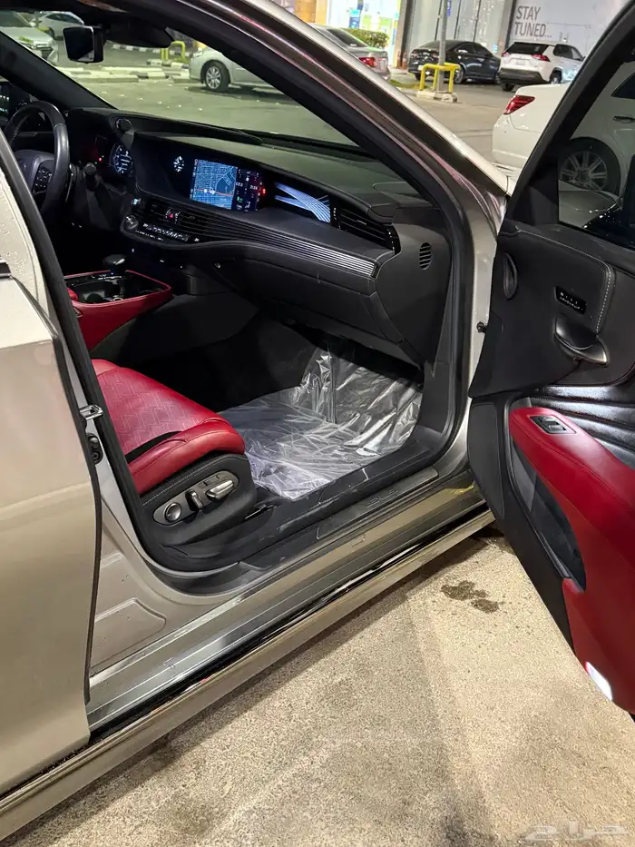 لكزس LS 500 2020 16