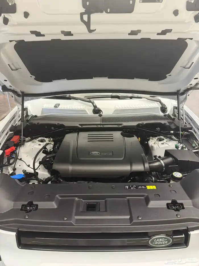 لاند روفر ديفندر 2023 2