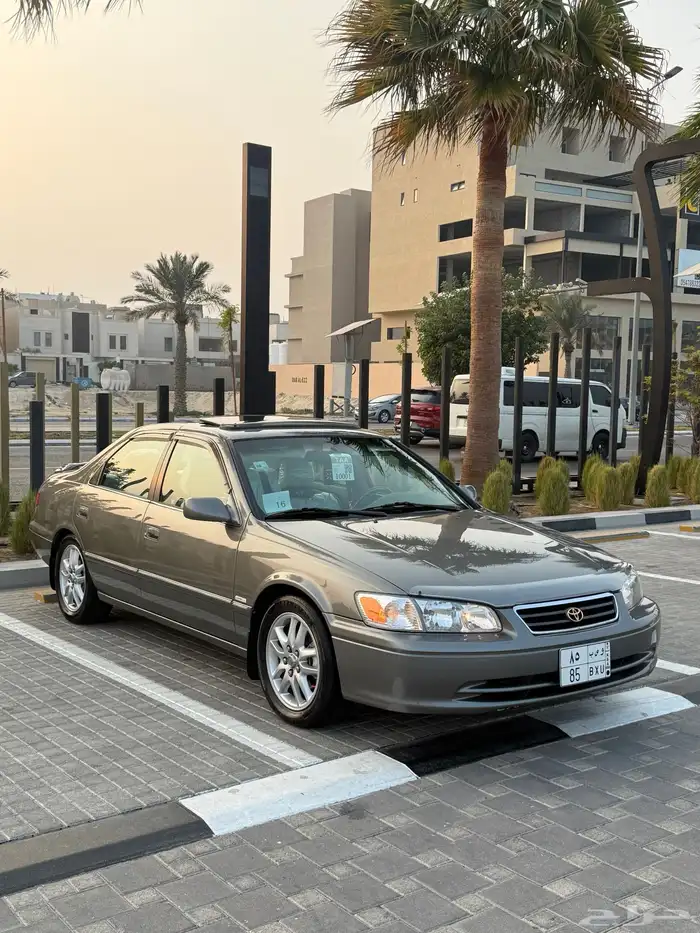 للبيع كامري 2000 3