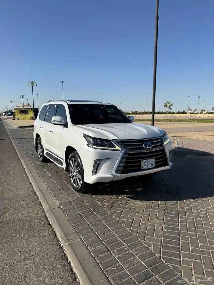 جيب لكزس 2017 فل كامل خليجي شد بلد الدفعه الاخيره 6