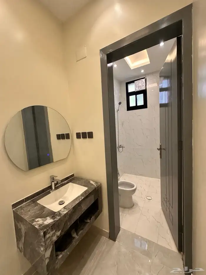 للبيع روف دور علوى وملحق بسعر ممتاز 620 الف خميس مشيط 11