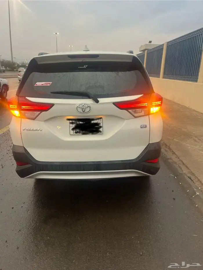 للبيع تويوتا راش سياره عائليه واقتصاديه 4