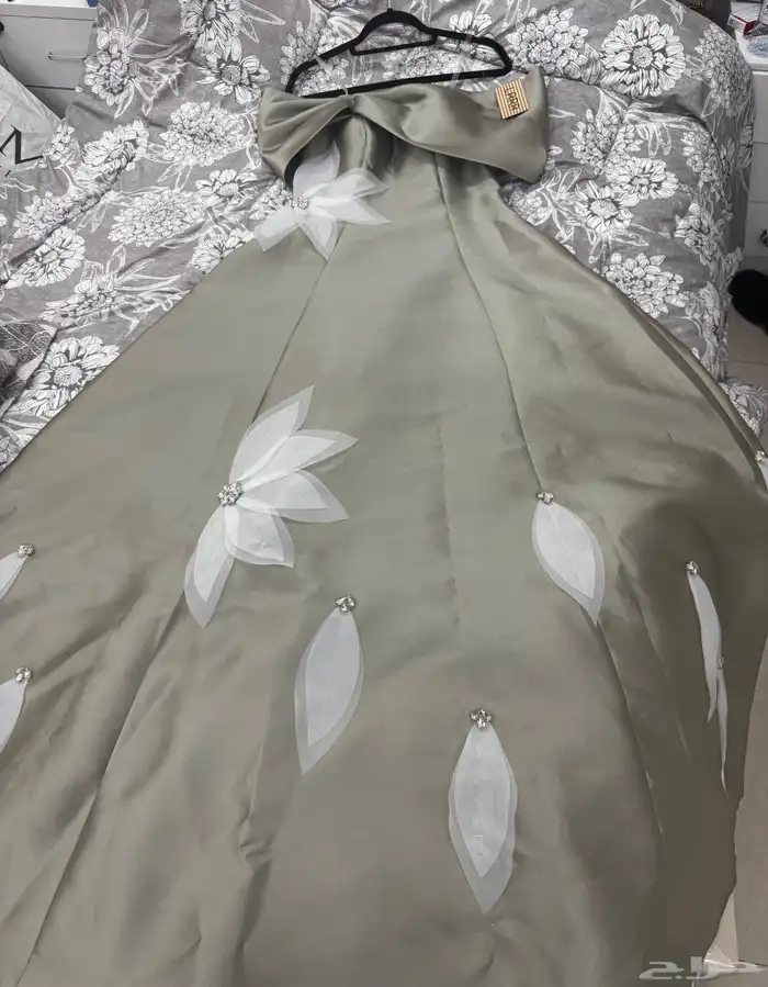 فستان جديد لم يلبس ولا مر ه 3