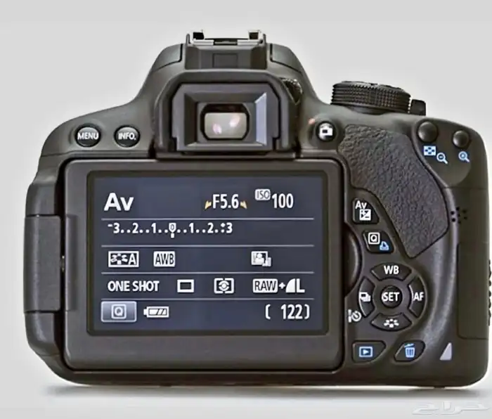 الكاميرا اخترافي 600D صنع ياباني نظيف مع كل أعراضها أصلي 2