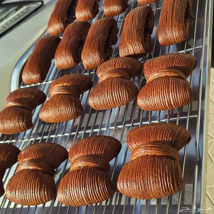 شيف حلواني غربي ومغبزاات فرنسية يبحث عن عمل وشغل الكوفي 0