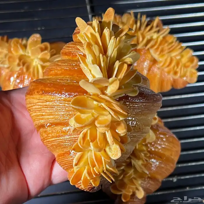 شيف حلواني غربي ومغبزاات فرنسية يبحث عن عمل وشغل الكوفي 2