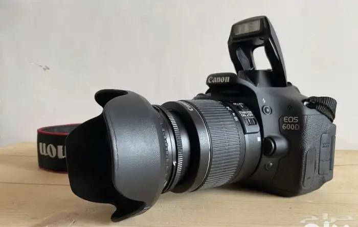 الكاميرا اخترافي 600D صنع ياباني نظيف مع كل أعراضها أصلي 0