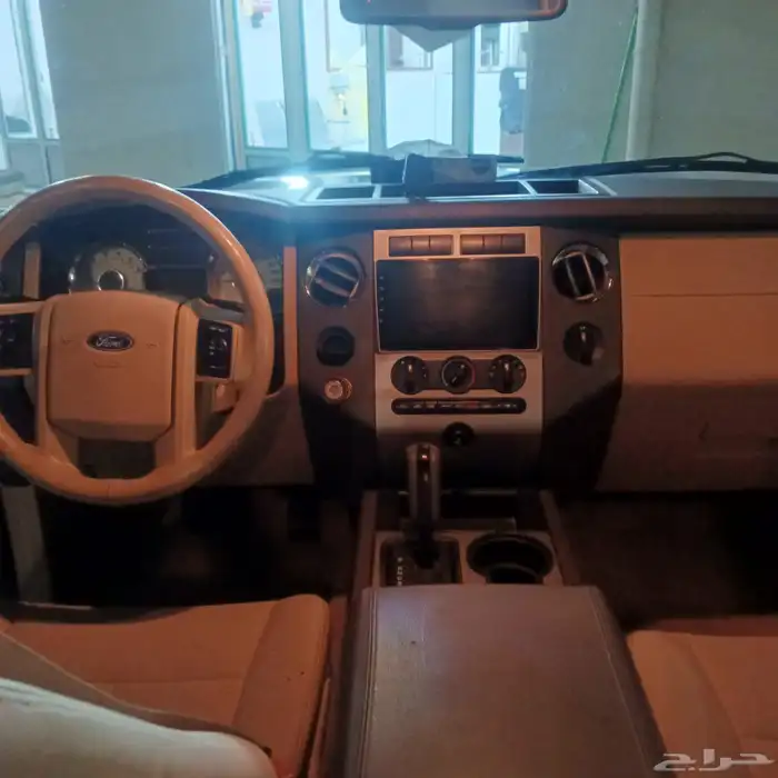 فورد اكسبديشن 2012 10