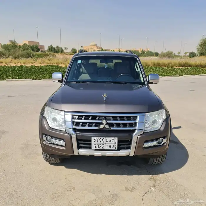 متسوبيشي باجيرو 2016 علامة ذهبيه 0
