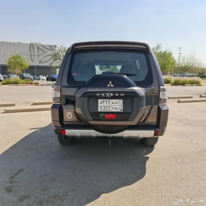 متسوبيشي باجيرو 2016 علامة ذهبيه 3