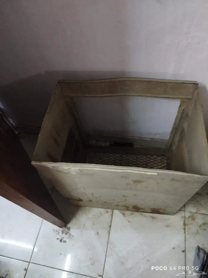 متفرقات للبيع ( استاند مطبخ علاقة ملابس طاوله صغيره ك 6