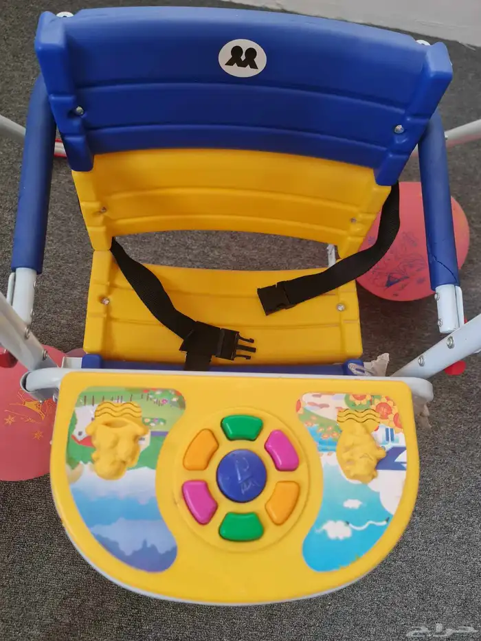 كرسى سيارة و مرجيحة و اغراض اطفال 1