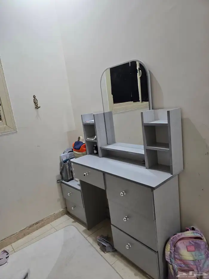 غرفه نوم للبيع مستعمله دولاب 4 فتحات سرير تسريحه درج 2 كمدين 4