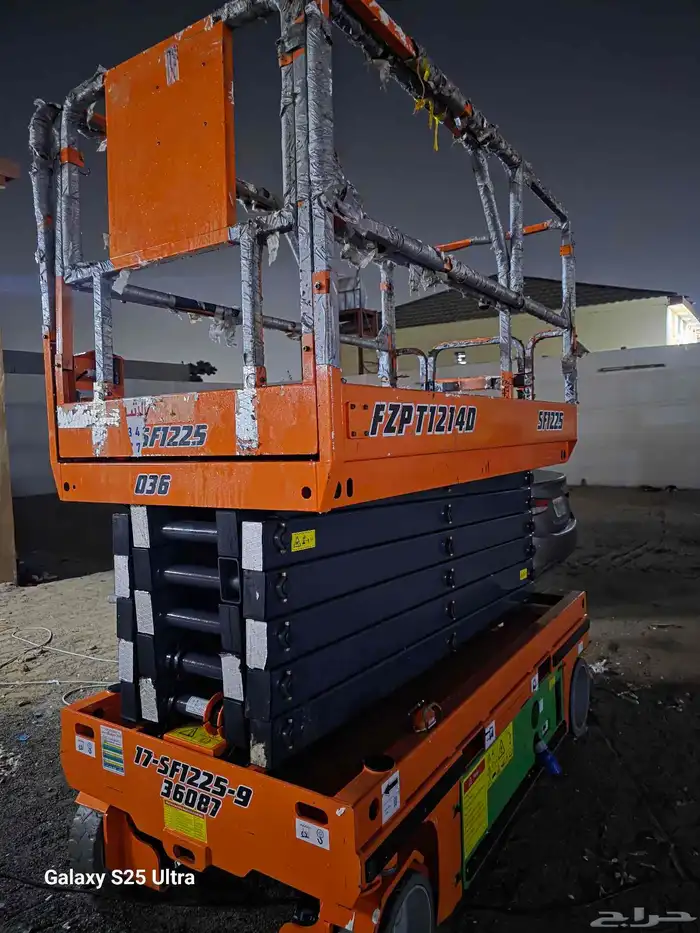 سيزرلفت10متر للايجار سيزرلفت 12متر للايجار رافعه عمال رافعة 5