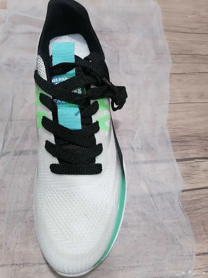 شوز للبيع جديد لم يستخدم سبب البيع المقاس صغير للامانه 2