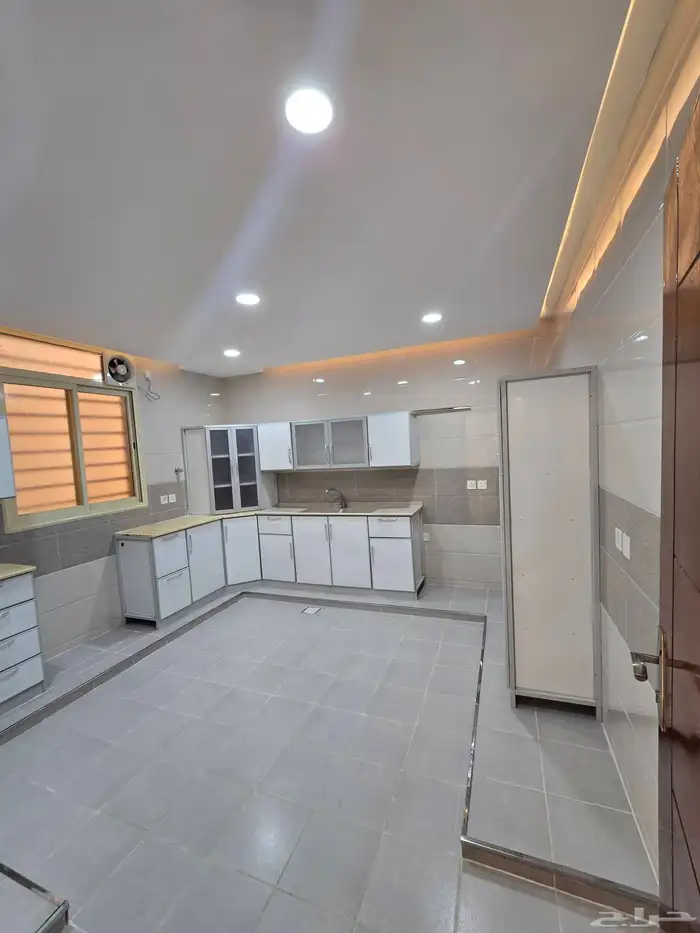 للبيع فيلا دورين وملحق تشطيب ممتاز 18