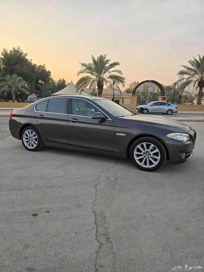 بي ام - BMW 530i 2013 فل كامل   نظيفة جدا   صيانة وكالة 1