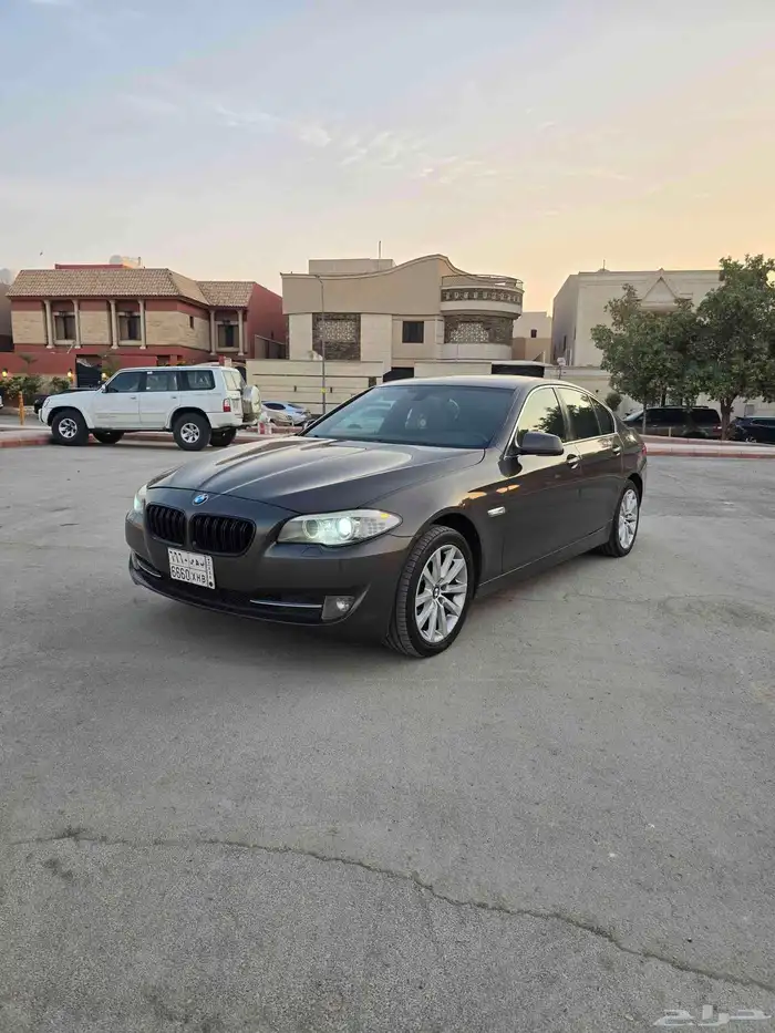 بي ام - BMW 530i 2013 فل كامل   نظيفة جدا   صيانة وكالة 6