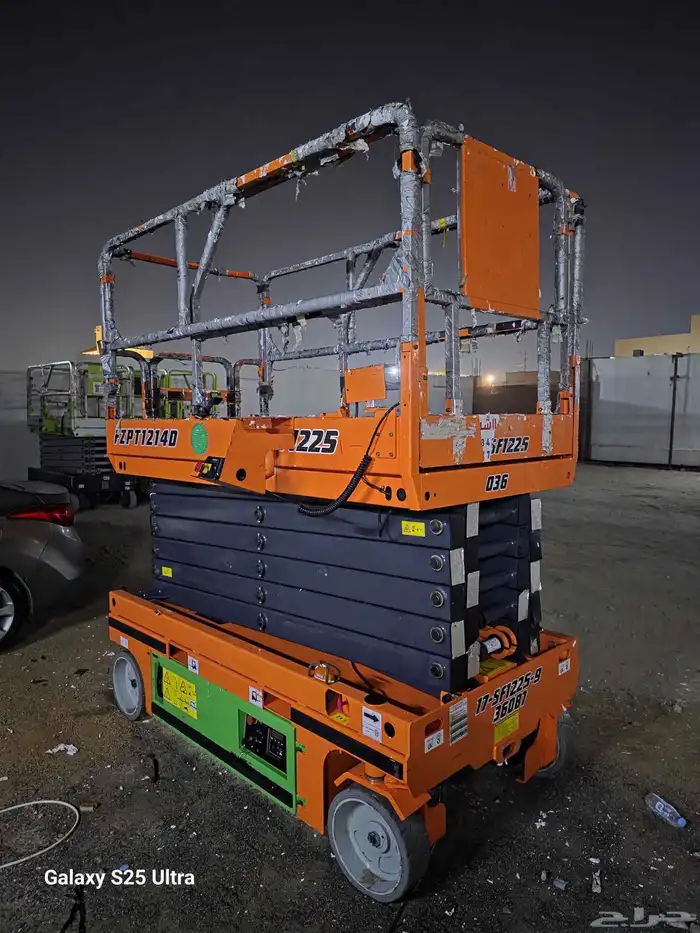 سيزرلفت10متر للايجار سيزرلفت 12متر للايجار رافعه عمال رافعة 0