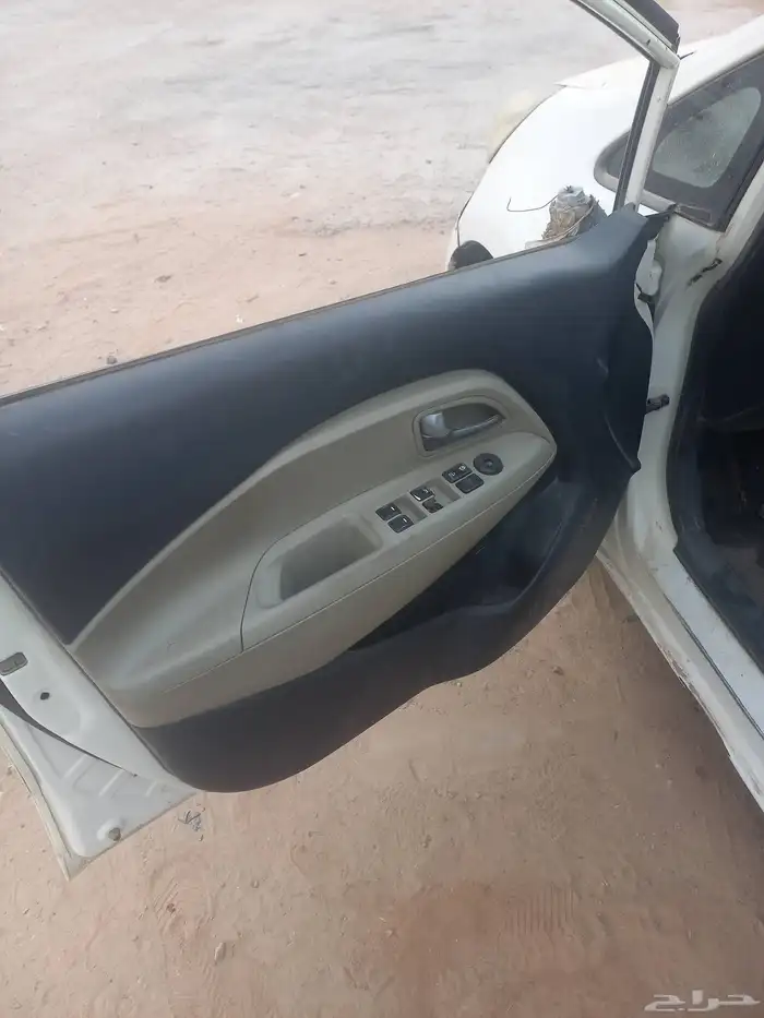 لبيع قطع غيار كياء ريو 2013 4