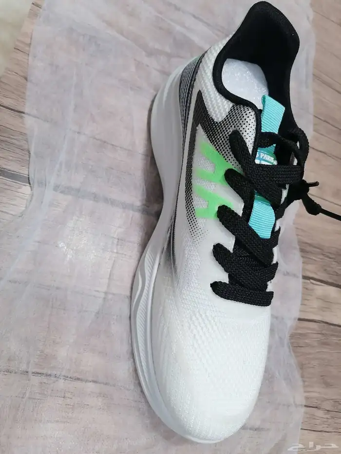 شوز للبيع جديد لم يستخدم سبب البيع المقاس صغير للامانه 3