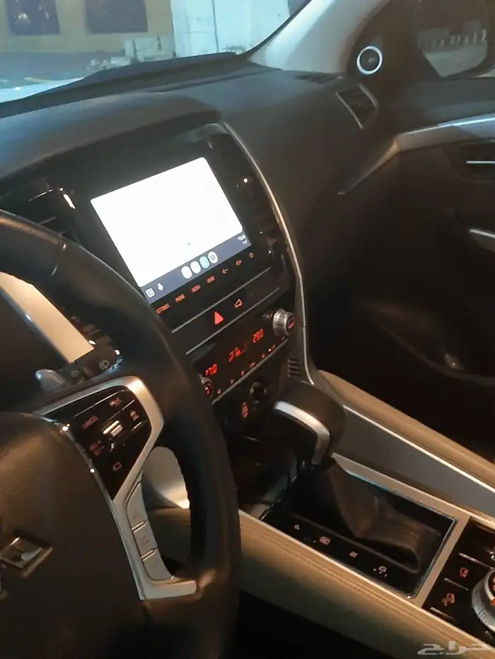 مستوبيشي مونتيرو 2023 ديزل فل كامل للبيع 4