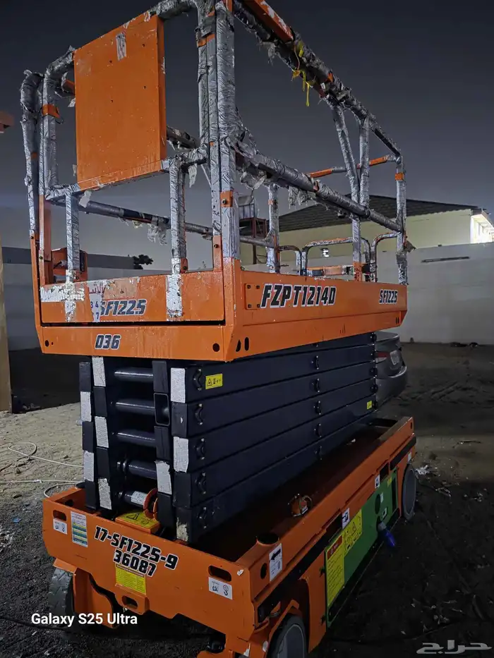 سيزرلفت10متر للايجار سيزرلفت 12متر للايجار رافعه عمال رافعة 1