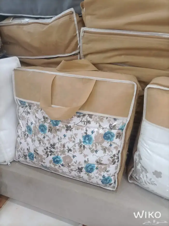 بطانيات شراشف ملاحف مخاد 2