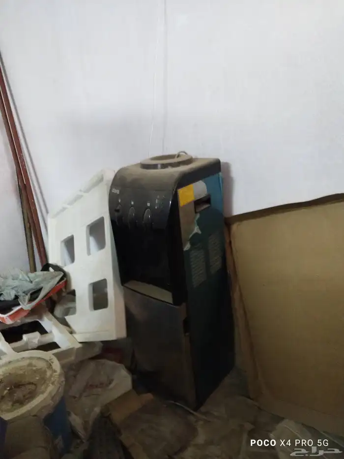 متفرقات للبيع ( استاند مطبخ علاقة ملابس طاوله صغيره ك 10