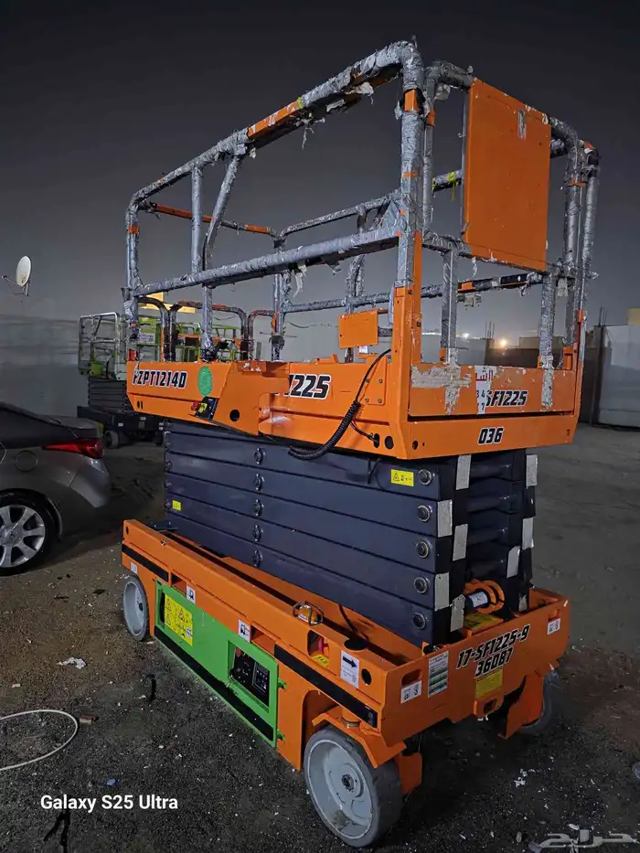 سيزرلفت10متر للايجار سيزرلفت 12متر للايجار رافعه عمال رافعة 2