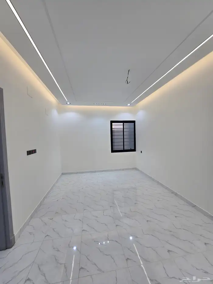 للبيع ررف دور وملحق 650 الف حوش ومدخل سياره 40