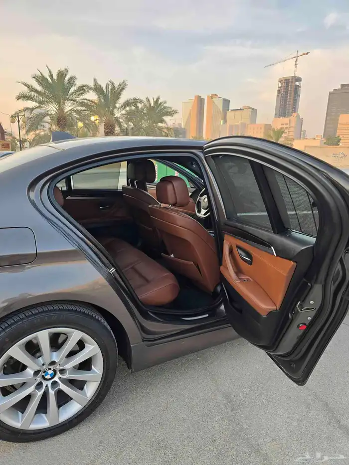 بي ام - BMW 530i 2013 فل كامل   نظيفة جدا   صيانة وكالة 18