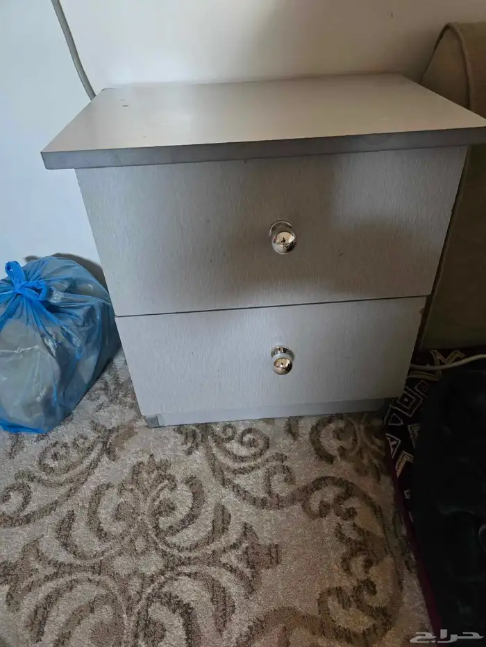 غرفه نوم للبيع مستعمله دولاب 4 فتحات سرير تسريحه درج 2 كمدين 1