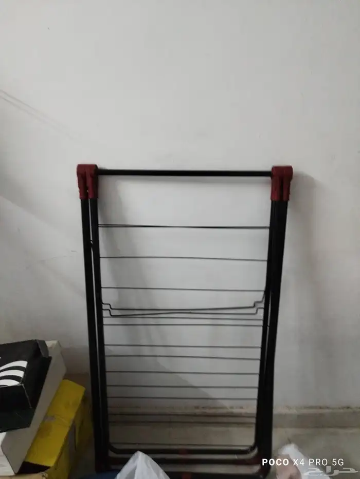 متفرقات للبيع ( استاند مطبخ علاقة ملابس طاوله صغيره ك 4