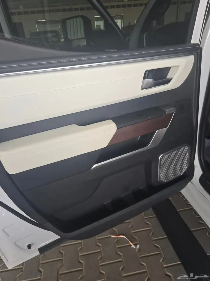 تويوتا تندرا كابستون 2023 وكالة 4