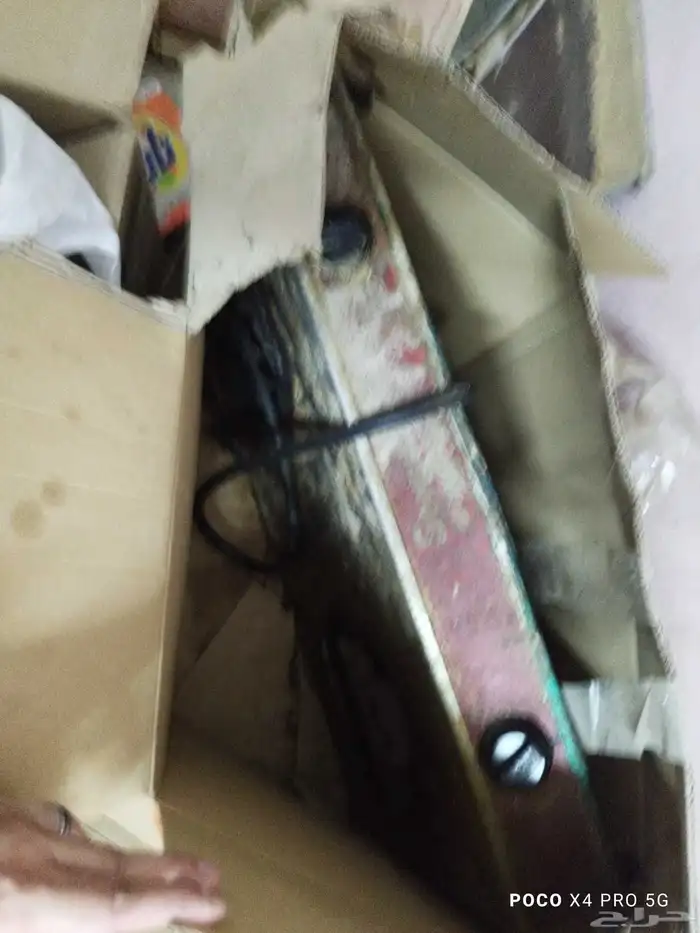 متفرقات للبيع ( استاند مطبخ علاقة ملابس طاوله صغيره ك 8