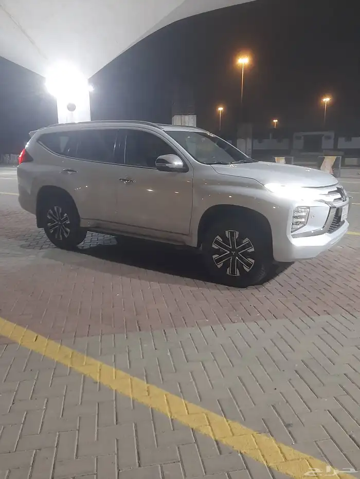 مستوبيشي مونتيرو 2023 ديزل فل كامل للبيع 2