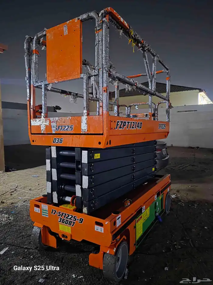 سيزرلفت10متر للايجار سيزرلفت 12متر للايجار رافعه عمال رافعة 4