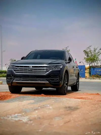 جيب طوارق أسود R-line 2022 Touareg SUV ضمان ساري index