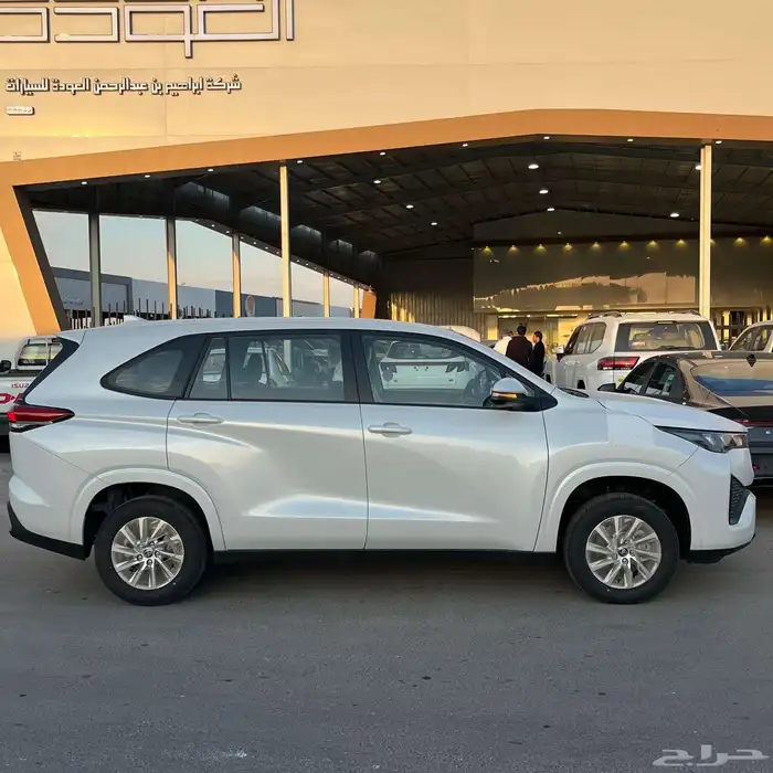 تويوتا انوفا GL بنزين 2026 3