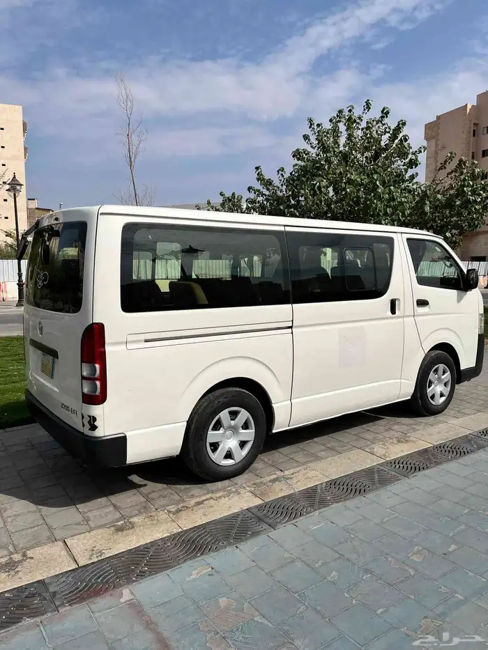 باص هايس تويوتا 15