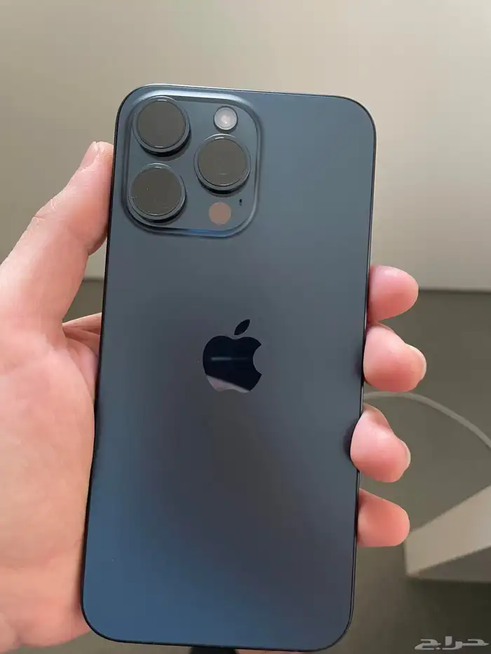 ايفون 15 برو ماكس نظيف 1