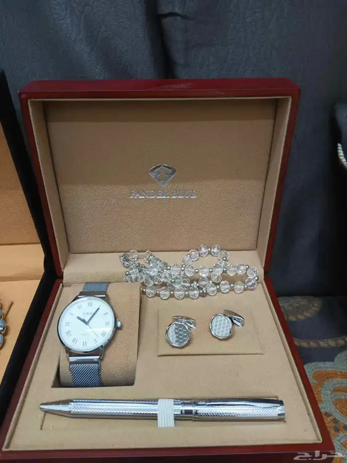 طقم رجالي فاخر وجديد لم يستخدم يحتوي على(ساعة قلم كبك مسبحة) 2