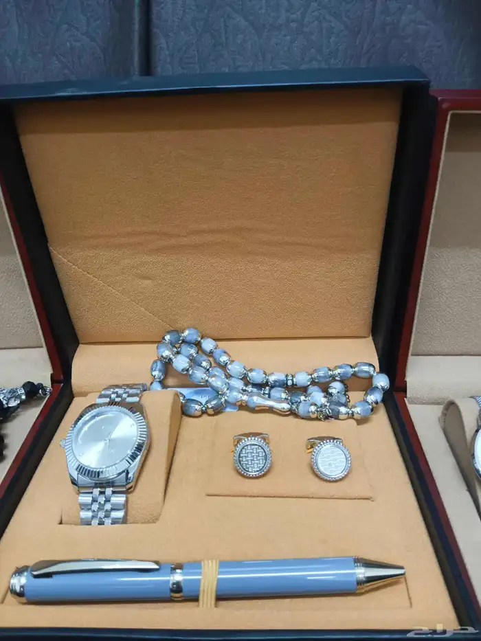 طقم رجالي فاخر وجديد لم يستخدم يحتوي على(ساعة قلم كبك مسبحة) 4
