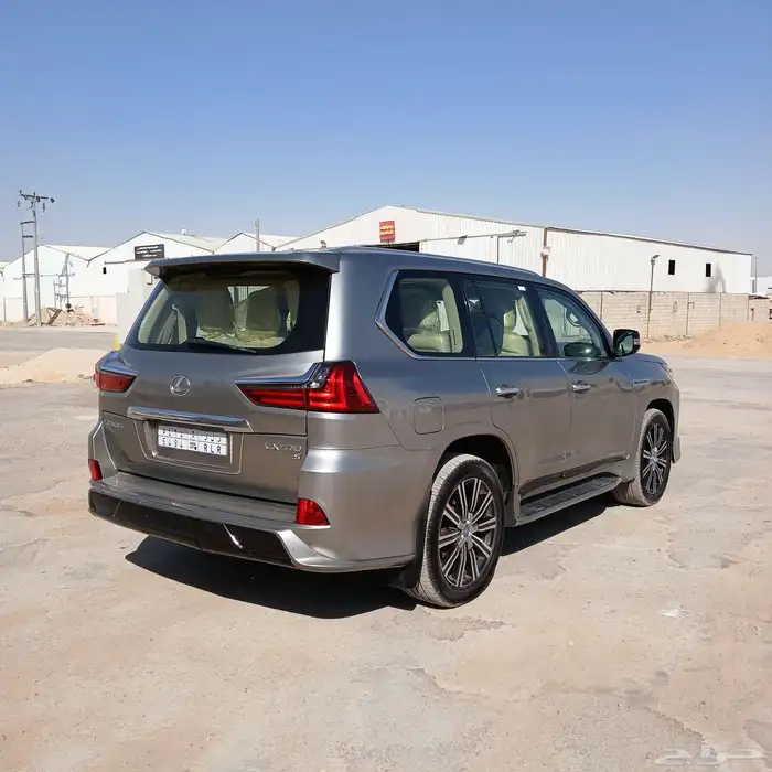 جيب لكزس 2018 LX سعودى - بدى ومحركات شرط 38