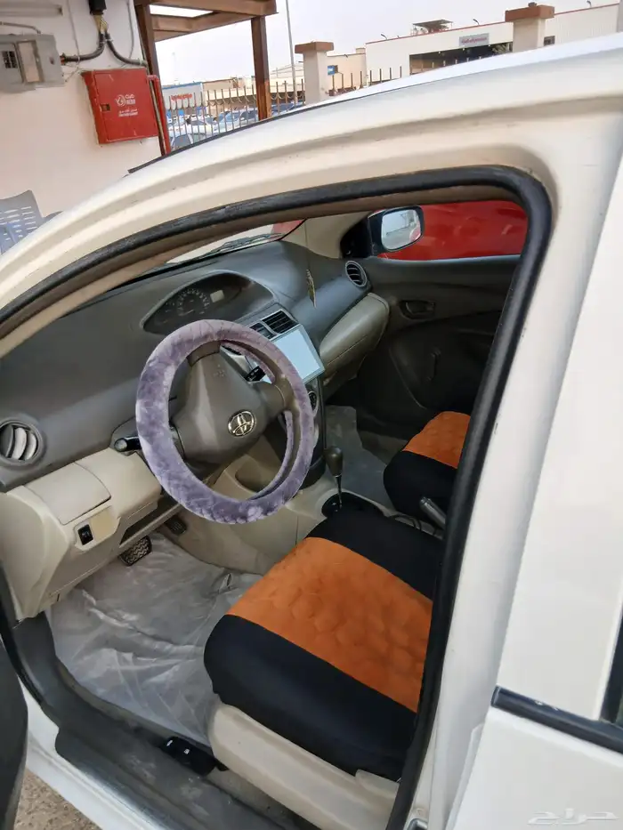 2010تويوتا ياريس مادل قير اتوماتيك 10