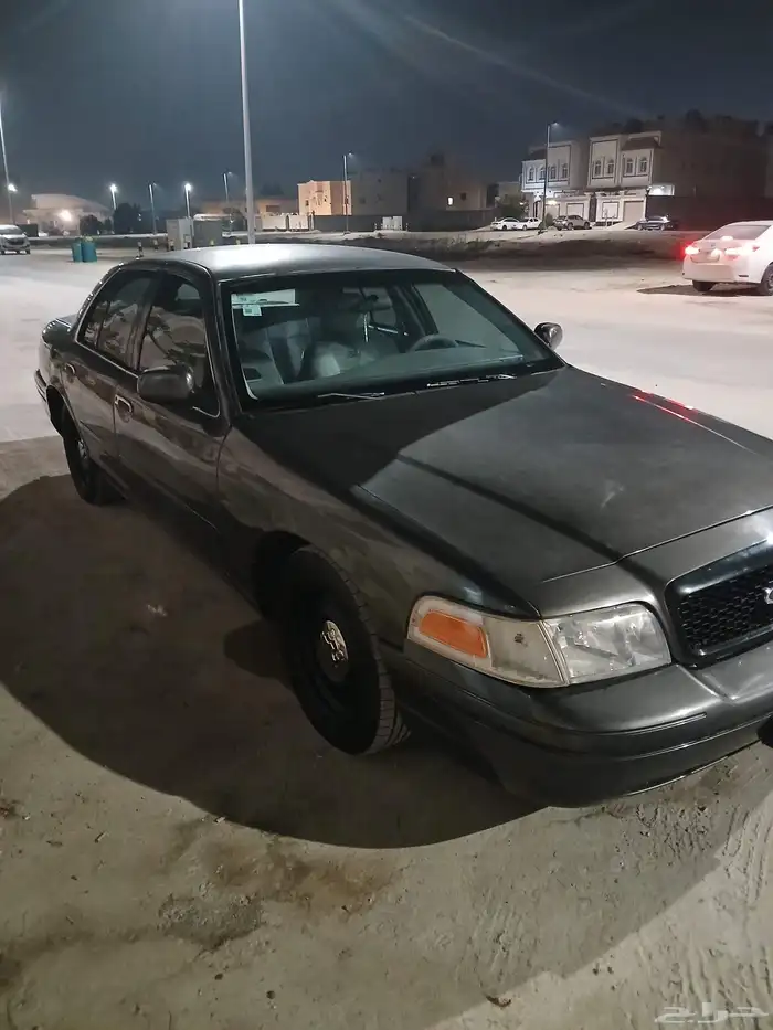 فورد كراون فكتوريا موديل2001 مدني 1