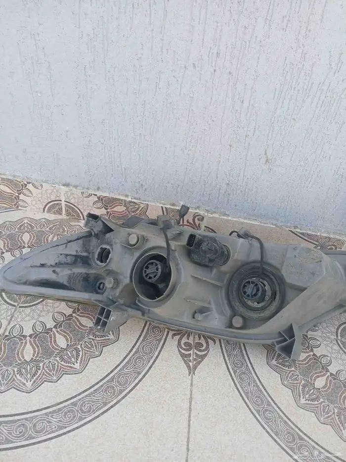 شمعات كامري 2010 للبيع 0